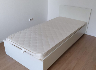 Кровать белая 90